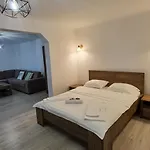 Ahora